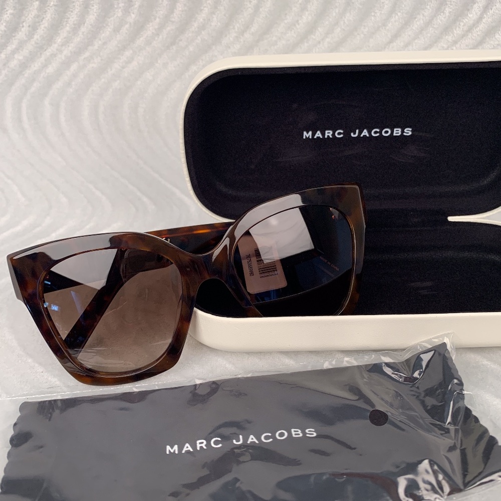 Marc Jacobs Cat Eye Sunglasses Marc 182/S